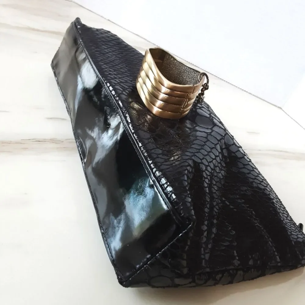 BLACK VEGAN LEATHER EMBOSSED SNAKE SKIN GOLD TONE BRACELET CLUTCH